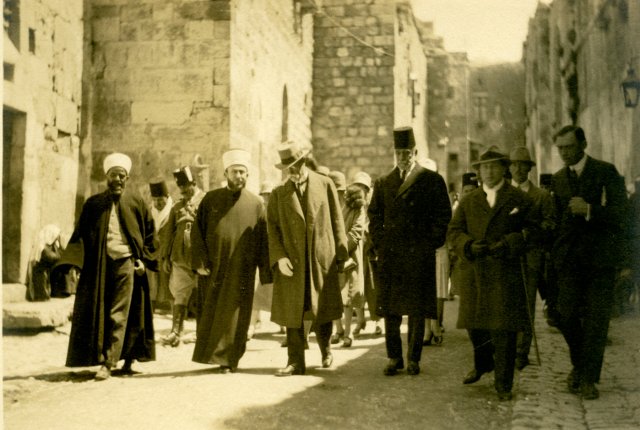 Záběry z cesty TGM doFrancie, Egypta, Izraele, Recka a Palestiny; MÚA, AÚTGM, fond T. G.Masaryk, sign. 27M-110-116 