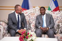 Předání pověřovacích listin prezidentovi Středoafrické republiky Faustinu-Archangemu Touadérovi