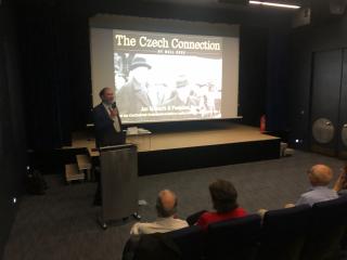 N. Rees během prezentace "The Czech Connection"