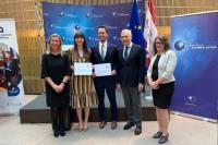 Foto (zleva): ředitelka EUDA a rektorka College of Europe Federica Mogherini, Dorota Saitzová, Jan Zdrálek, generální tajemník ESVČ Stefano Sannino, stálá představitelka ČR v Politickém a bezpečnostním výboru Jitka Látal Znamenáčková