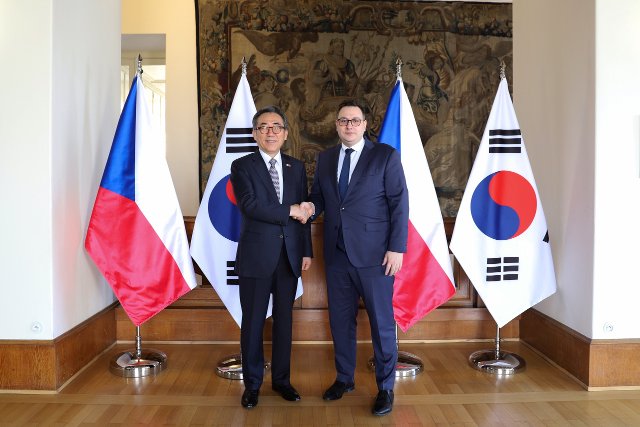 Ministr Lipavský jednal s korejským protějškem Čo Tche-jolem