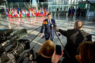 Ministři zahraničí NATO potvrdili v Bruselu jednotný postoj proti ruské agresi