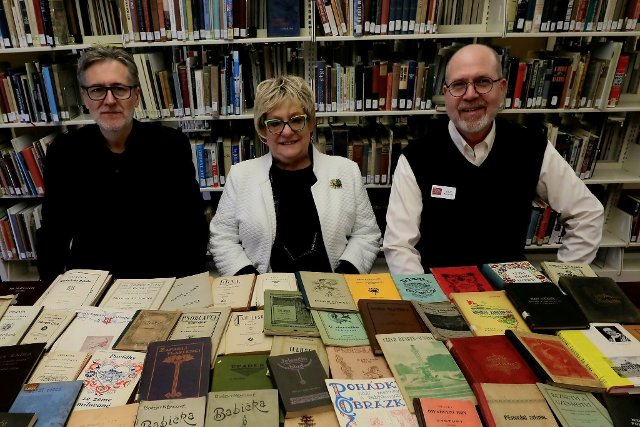 Předání knih v NCSML