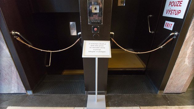 Elevador famoso en la sede de la empresa Baťa