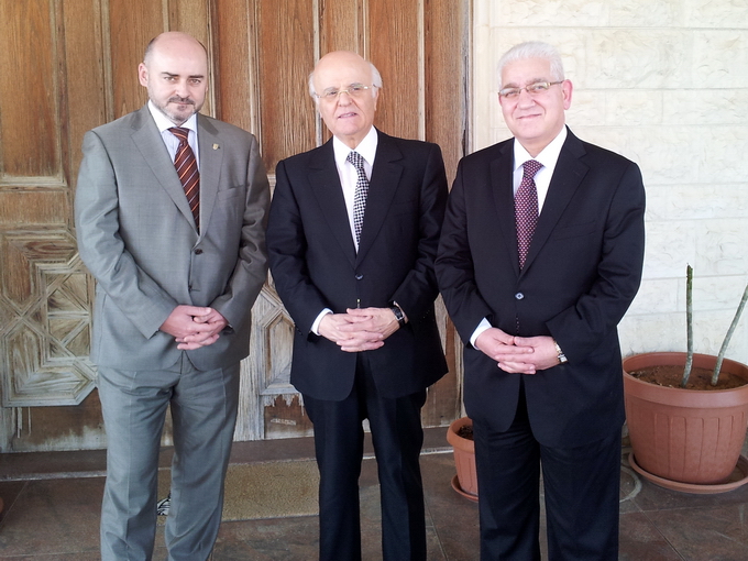 Velvyslanec Čumba s bývalým ministrem zahraničních věcí Jeanem Obeidem a p. Amerem Arslanem (Tripoli, 24.3.2012)