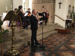 Velvyslanec ČR Libor Sečka vítá hosty Vánočního koncertu       Sedláčkovo kvarteto       Hosté Vánočního koncertu českého velvyslanectví      Vánoční recepce       Vánoční recepce 