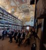 Hosté v sále Státního archivu Neapol