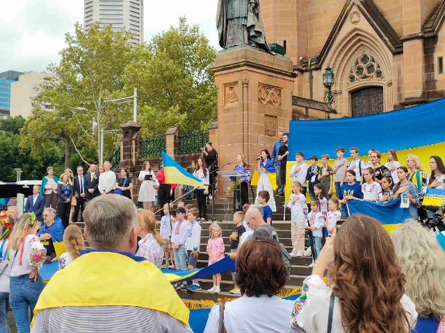 Generální konzul České republiky se zúčastnil vzpomínkového ceremoniálu k dvouletému výročí ruské invaze na Ukrajinu.