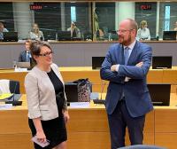 Náměstek ministra zahraničních věcí E. Hulicius a velvyslankyně v COPS J. Znamenáčková na Radě FAC