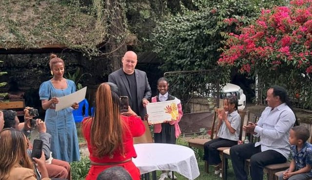 Z rozdávání diplomů