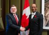 Ministr financí Zbyněk Stanjura a předseda Dolní sněmovny Greg Fergus