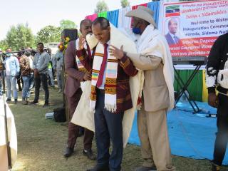 President of Sidama decorated by elders 