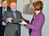 Ambassador Kmonicek handing over letters by Martinu, 2018