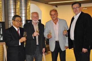  (L-R) Ambassador Lecaros, Photographer Thoma, Mayor Chlupáč and Ambassador Olša, jr.  