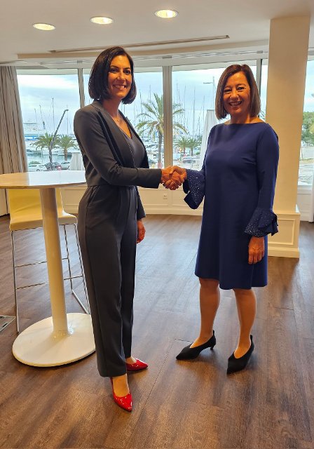 Markéta Pekarová Adamová con su homóloga española Francina Armengol 