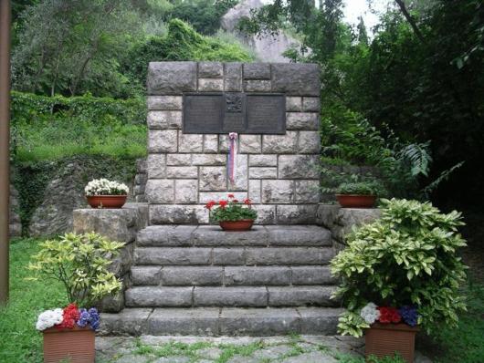 pomnik_arco_2