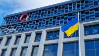 24 февраля 2023 года Посольство Чешской Республики в Астане подняло украинский флаг перед зданием административного центра Q2