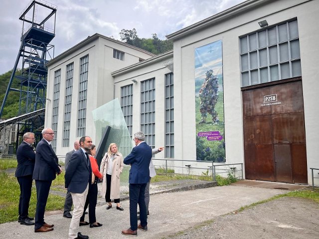 Visita al antiguo pozo minero Santa Bárbara en Mieres