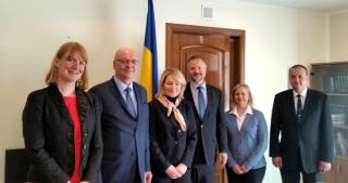 Čeští senátoři z Výboru pro záležitosti EU navštívili Donbas a Kyjev
