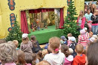 Le théâtre de marionnettes.