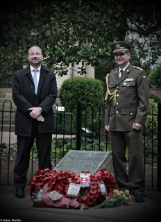 Deputy Ambassador of the Czech Republic Jan Brunner and Col. Jiří Niedoba at the memorial plaque to the members of the Operation Anthropoid in Leamington Spa on 17 June 2018