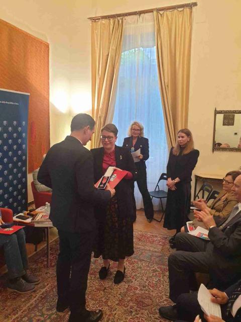 Jozef Špánik při předávání Kříže ČsOL za zásluhy o realizaci projektu Legie 100 