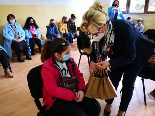 Czechia has handed over development aid - special equipment will help blind children in Kosovo