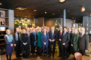 The lunch was attended by representatives of 23 countries.