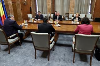Přijetí velvyslankyně ČR a velvyslance SR u premiéra Nicolae Ciucy k legislativnímu návrhu krajanské komunity