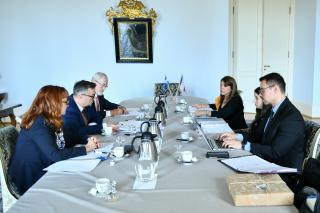 Náměstek ministra zahraničí M. Tlapa uskutečnil politické konzultace se Salvadorem