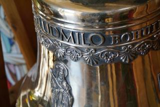 nový zvon pro Tetín