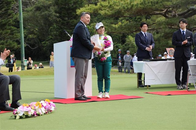 Ambassador's Cup presented to the winner of the Daikin Orchid Ladies Golf Tournament 2026.