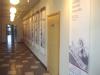 instalace výstavy Ohlasy lidické tragedie v Tukumské knihovně