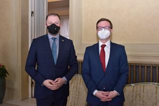 Náměstek Chmelař se setkal s irským státním mnistrem pro unijní záležitosti Byrnem