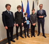 Prague Junior Note