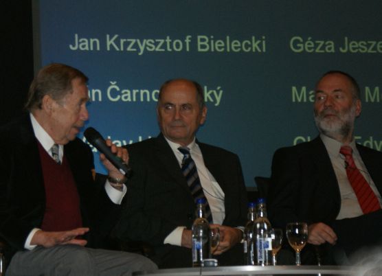 LSE V.Havel, J. Carnogursky, M.Meckel