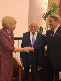 Prezident Irska Michael D. Higgins s manželkou Sabinou Higgins a Velvyslanec ČR v Irsku Petr Kynštetr