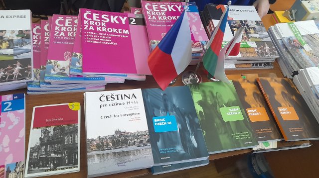 část daru učebnic