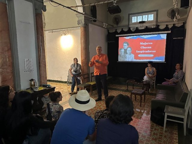 Discurso de apertura del Embajador Zdeněk Kubánek