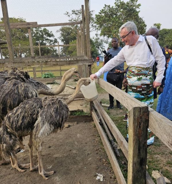 Velvyslanec na farmě Bakoko-Wouri