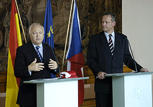 Ministři Moratinos a Svoboda
