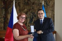 Ministr Lipavský předal Medaile Za zásluhy o diplomacii/Minister Lipavský Awarded the Medal for Distinguished Contribution to Diplomacy 