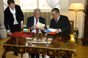 Ministr Schwarzenberg a Riad Malki