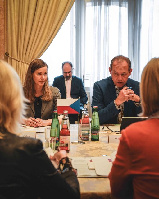Saská ministryně Regina Kraushaar s ministrem pro regionální rozvoj ČR Petrem Kulhánkem