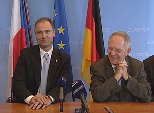 Innenminister Langer und Schäuble bei der Pressekonferenz