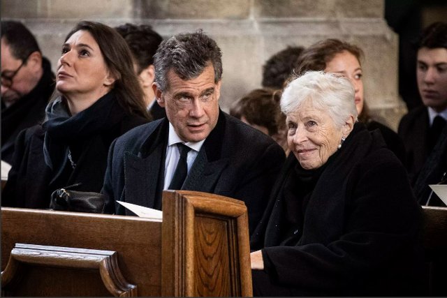 Gattin Therese und Sohn Johann Nepomuk beim Requiem