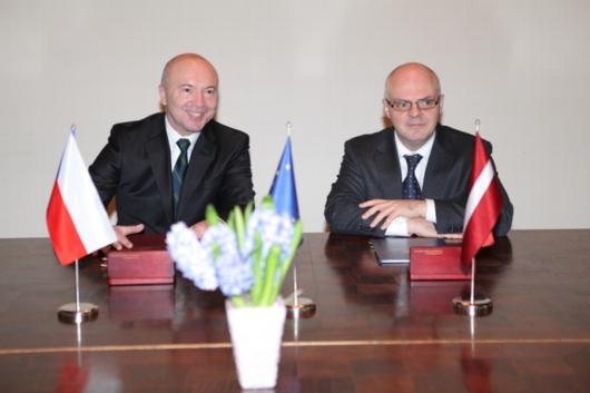 podepsani_skolske_dohody_2_zdroj_izm_lv