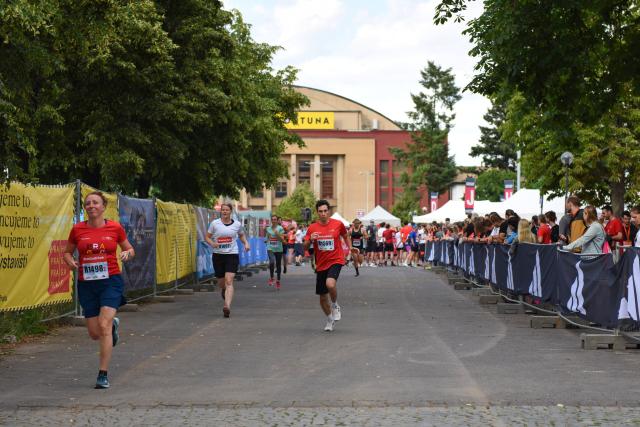 Zaměstnanci Ministerstva zahraničních věcí se zúčastnili charitativního běhu Diplomatic Cup