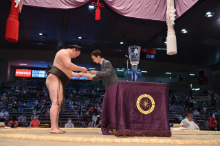 写真：日本相撲協会