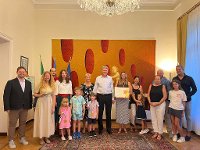 L’Ambasciatore designato Radek Rubeš ha consegnato ai bambini della Scuola Ceca di Roma il riconoscimento del Concorso Internazionale di Arte Infantile Lidice